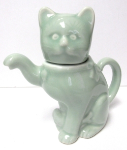 Vintage - Oriental, Celadon Glaze Kitty Cat Teapot